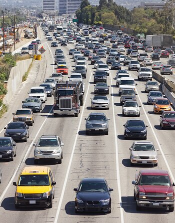 Cada estadounidense pasó una hora promedio por semana para llegar al trabajo (Getty)