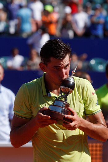 Thiem, con su trofeo de