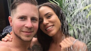 Jessica D’Argent y su novio,