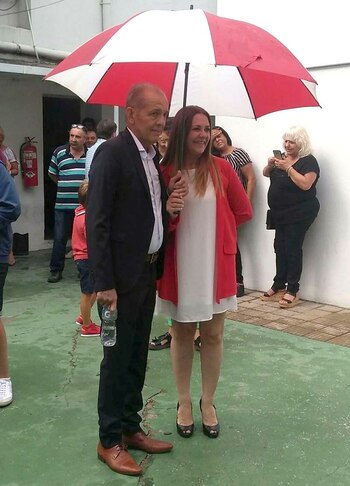 Hasta un paraguas con los