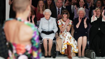 La reina Isabel II presenció