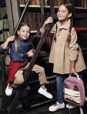 Indira: camisa de jean, sweater y chupín