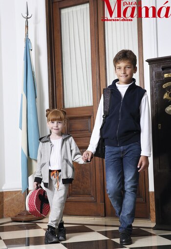 Victoria: campera y pantalón gris