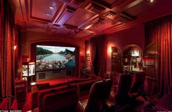 La mansión cuenta con su