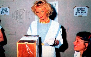 Votando en 1983. (Foto Archivo