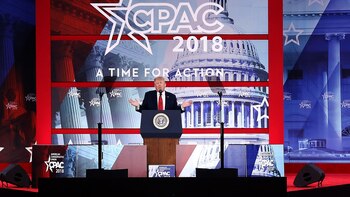 Donald Trump leyó el poema