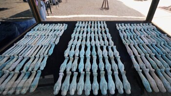 Se hallaron también 40 sarcófagos