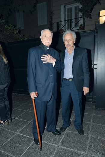 Arriba. El hermano mayor, José