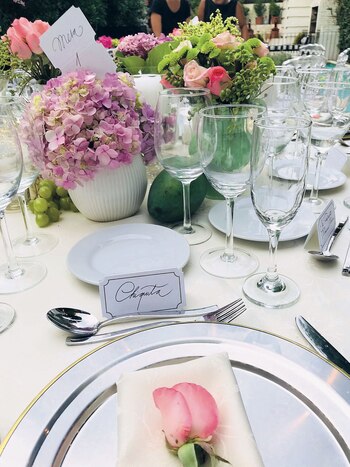 La mesa con cada lugar