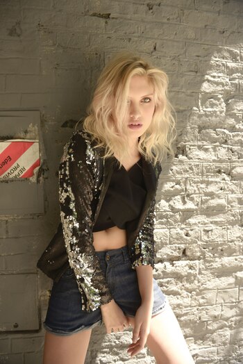 Blazer de paillettes (Kosiuko), top