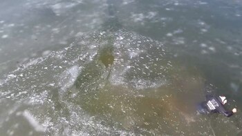 El hombre fue rescatado por