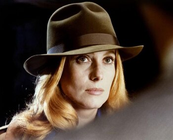 Catherine Deneuve en “Écoute voir…”