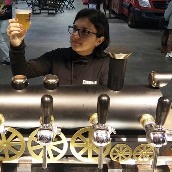 Thaís, actualmente de 31 años.