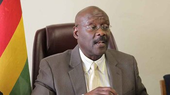 David Parirenyatwa, ministro de Salud