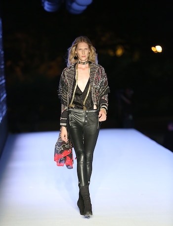 Cuero + brillo, otro infaltable