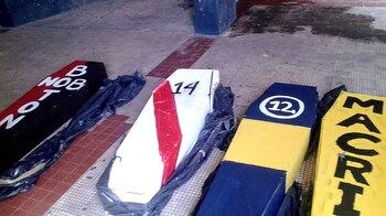 Los “ataúdes” que prepararon los