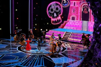 Miguel y Natalia LaFourcade interpretando