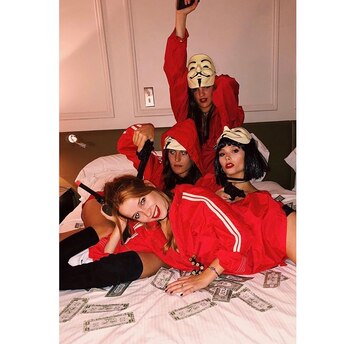 “Atracadoras sueltas en Paris”, posteó