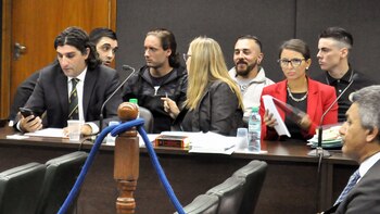 En el fondo, algunos de los acusados