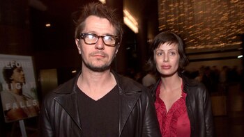 Gary Oldman y Donya Fiorentino