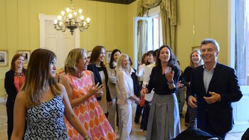 Macri con 20 funcionarias en