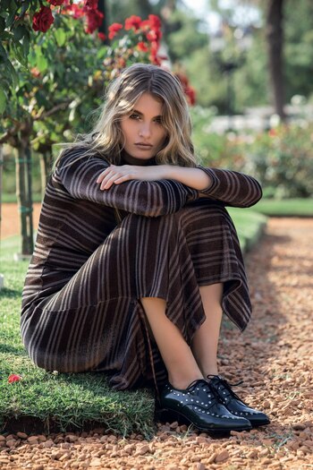 Vestido al cuerpo rayado con