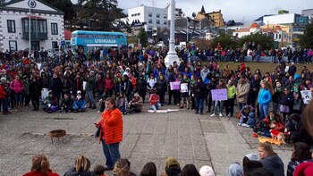 Las mujeres que se concentraron en el centro de Ushuaia