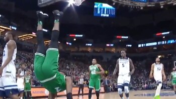 Jaylen Brown cayó de cabeza