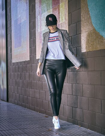 Remera con inscripción ($ 785,