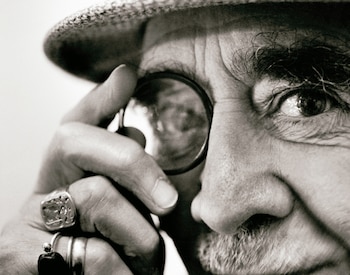 El artista y su monóculo