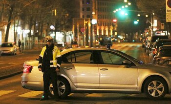 Un policía en las calles