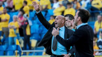 Jémez, al mando de Las Palmas, en la temporada 2017-2018 (Foto: Ángel Medina G./ EFE)