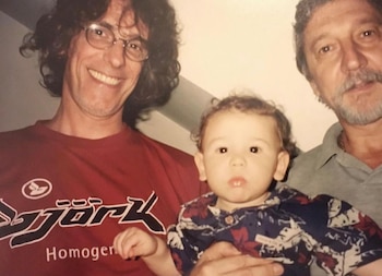 Su abuelo, el Flaco Spinetta,