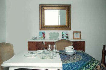 Para el comedor se eligieron muebles