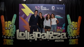 El legislador porteño Andy Freire, su mujer Romina Silvetti y sus hijas