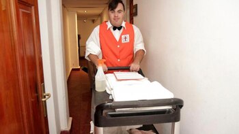 Lautaro Andrada provee y pone