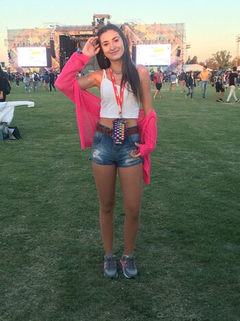 Short agujereado con cinto tiro