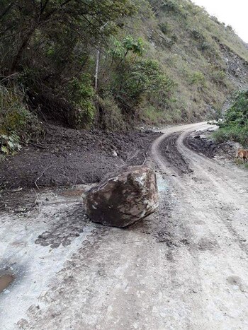 Otras tres personas, entre ellas
