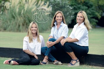 De izquierda a derecha, María