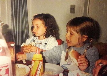 Comiendo junto a Micaela. (Foto: Instagram)