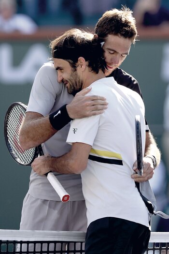 Abrazo de campeones. Delpo rompió