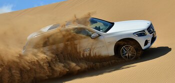 En los médanos de Pinamar,