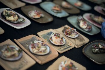 Perfecto anfitrión en la presentación