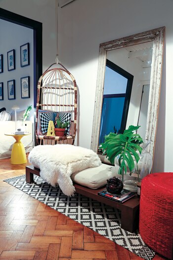 Mesa baja de madera con