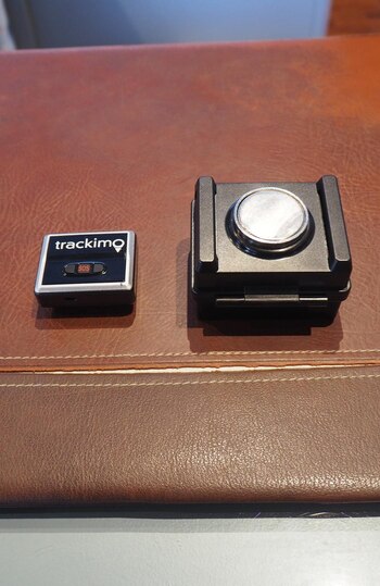 A la izquierda, un GPS