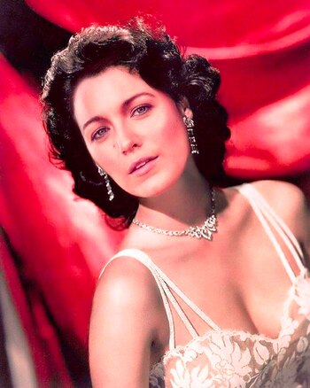 Blake Livly caracterizada como Ava