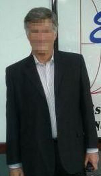 Lazarovich es contador y trabaja