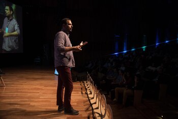 Enzo Tagliazucchi, investigador adjunto del