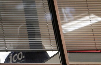 Un investigador dentro de las