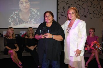 Susana Herlan recibe su premio